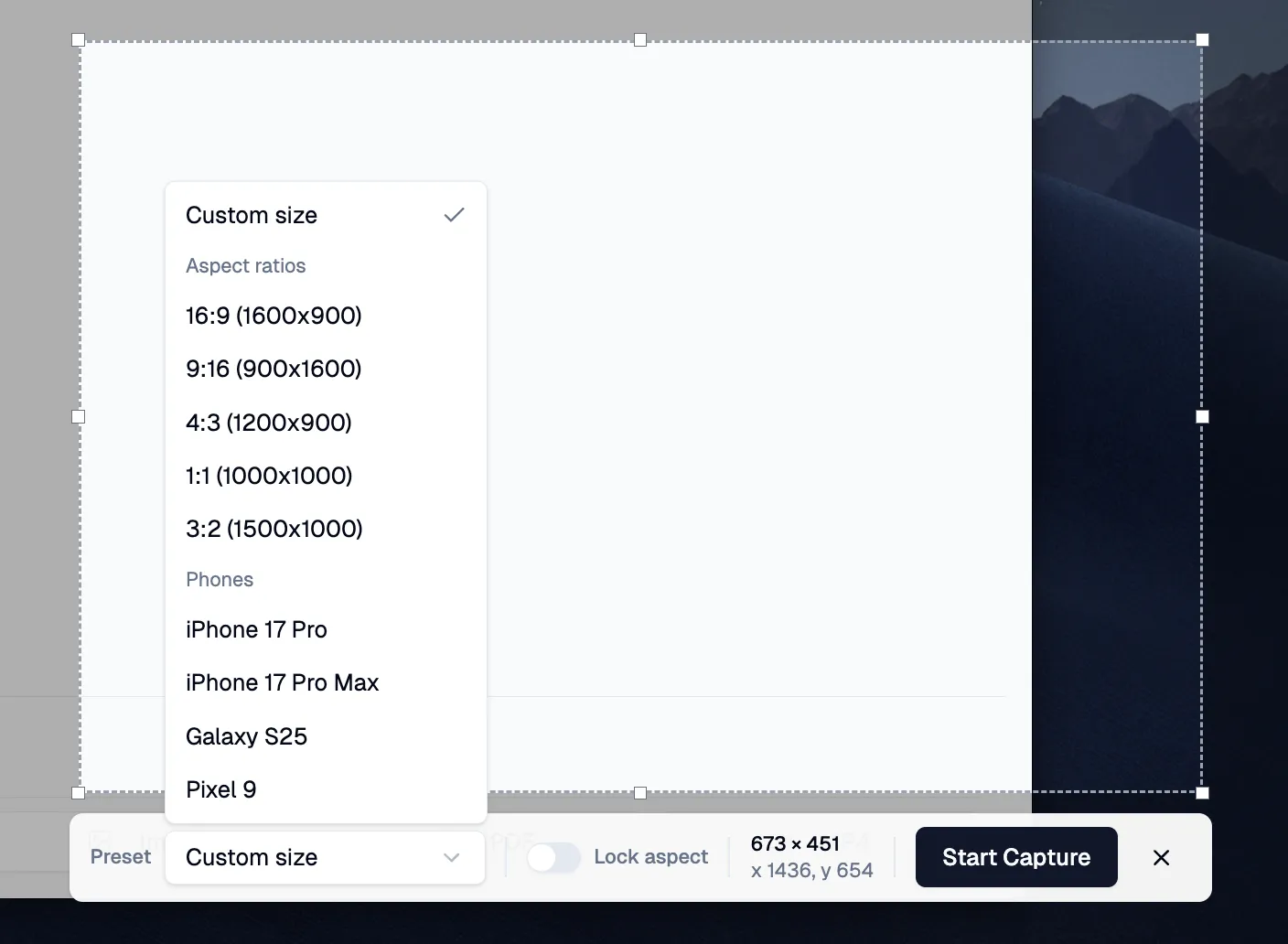 Custom area capture overlay with preset aspect ratios and lock aspect toggle
